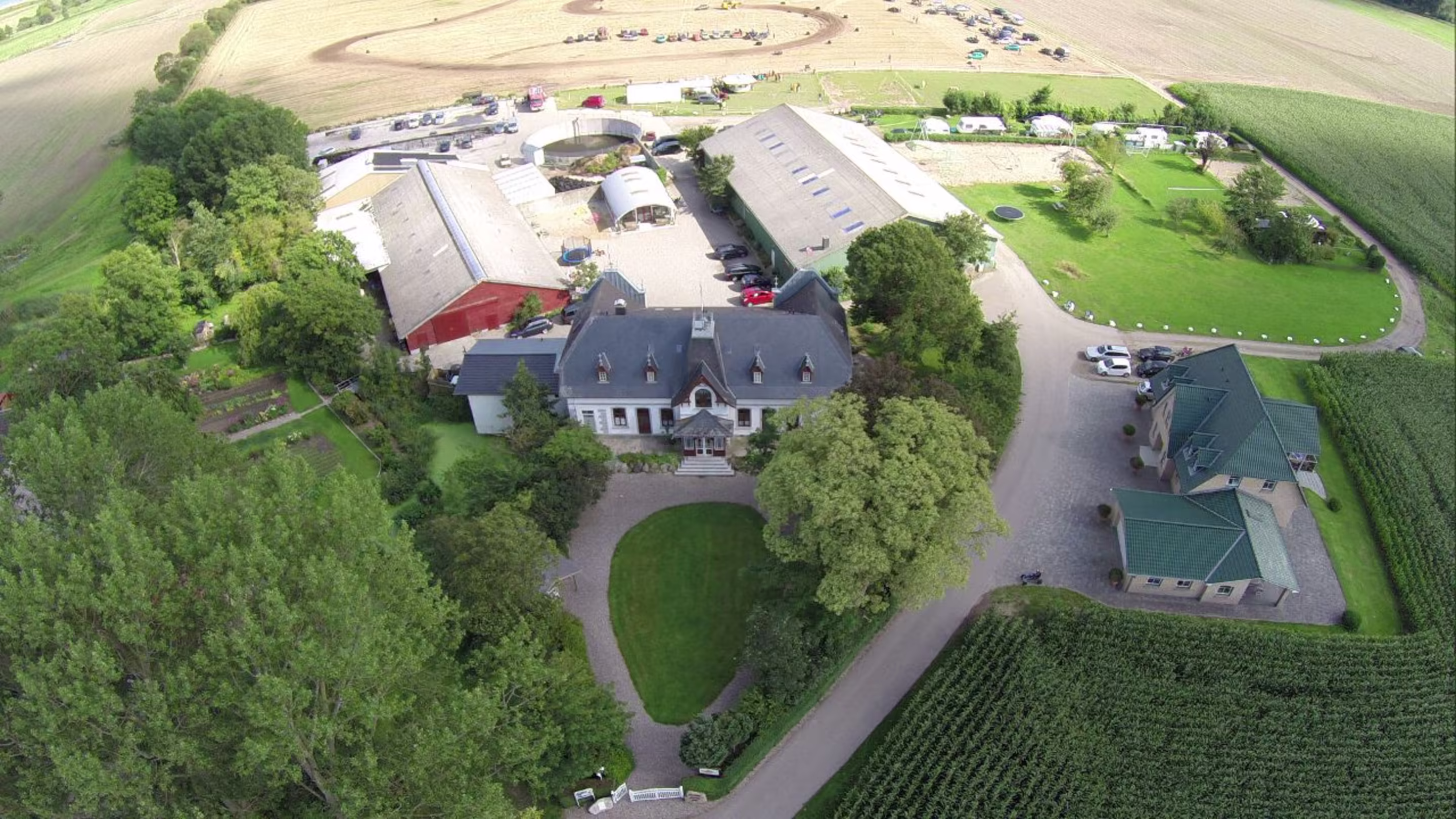 Ferienhof Wick aus der Vogelperspektive